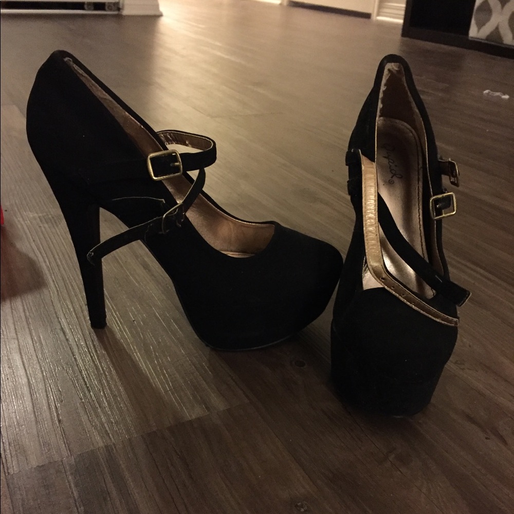 TEMPORARY NFS Black suede high heels party lace up